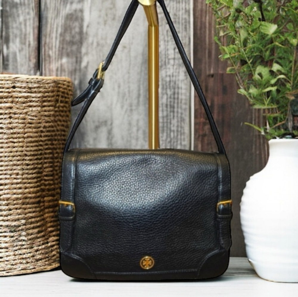 Tory Burch Leather Black Shoulder Purse Bag. EUC.